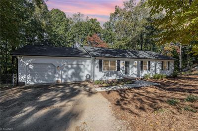 6519 Zack Road, House other with 3 bedrooms, 2 bathrooms and null parking in Oak Ridge NC | Image 2