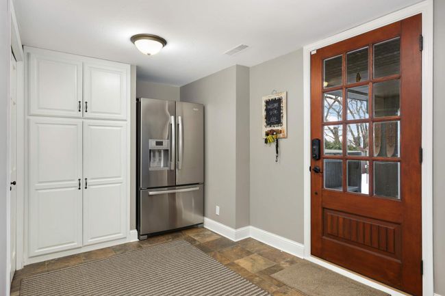 The lakeside refrigerator and storage | Image 37