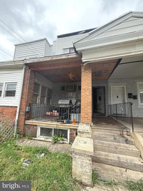 7055 Paschall Ave, PHILADELPHIA, PA, 19142-1121 | Card Image