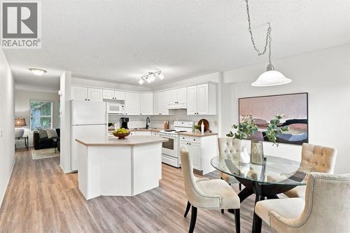 31 Bridlewood Avenue Sw, Calgary, AB, T2Y3T3 | Card Image