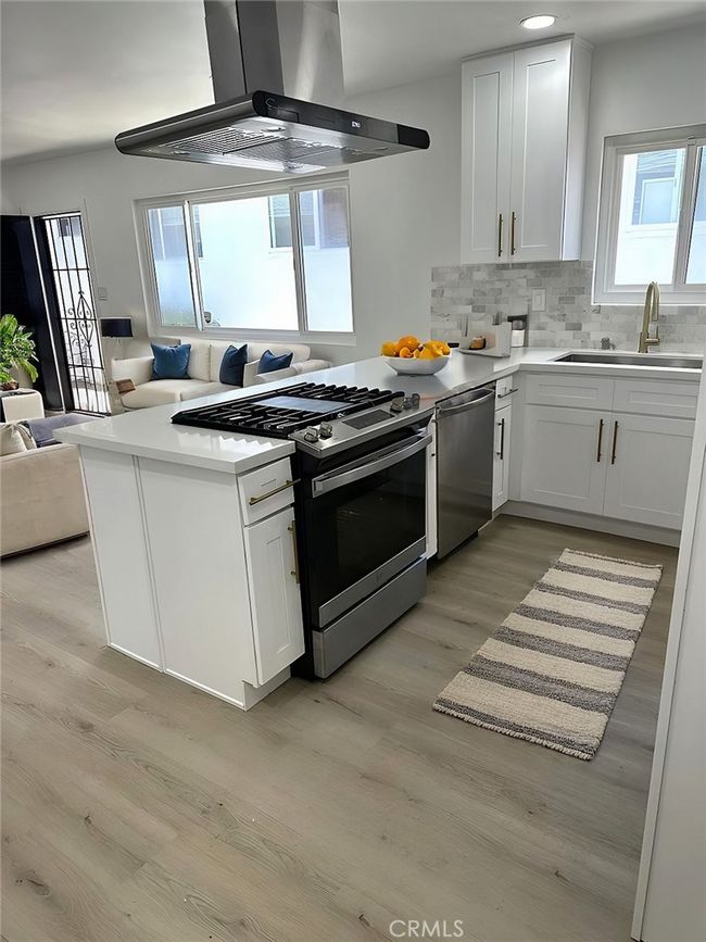 977 W 2 Nd St, Home with 0 bedrooms, 0 bathrooms and 6 parking in San Pedro CA | Image 6