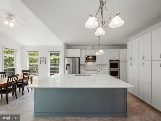 48 Patapsco Cir, House other with 5 bedrooms, 4 bathrooms and null parking in FALLING WATERS WV | Image 4