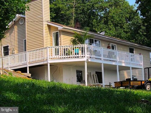 147 Blue Ridge Ave, Chester Gap, VA, 22623 | Card Image