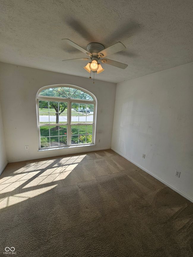 2nd Bedroom with lots of light | Image 16