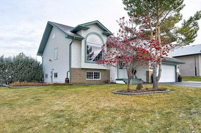 34 Fieldstone Way, House other with 5 bedrooms, 3 bathrooms and 2 parking in Sylvan Lake AB | Image 2