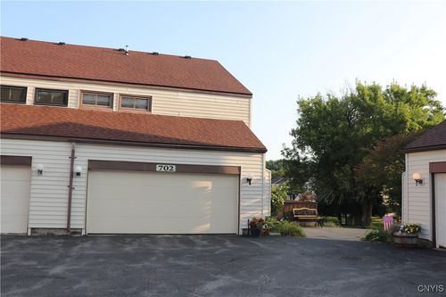 702 Woburn Dr, Camillus, NY, 13031-3021 | Card Image