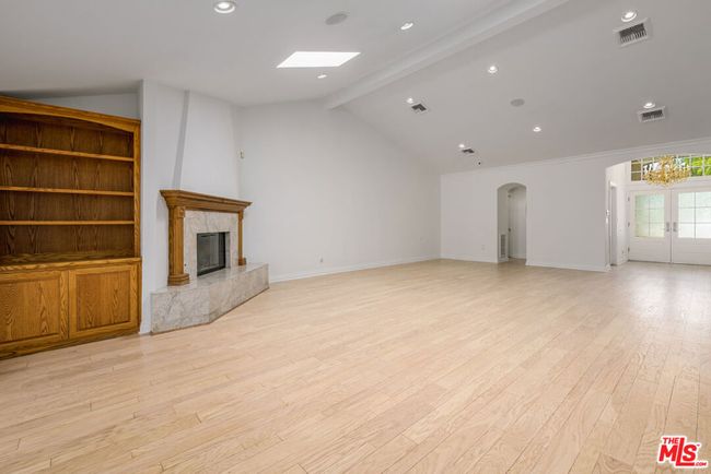 8760 White Oak Ave, House other with 4 bedrooms, 4 bathrooms and 8 parking in Sherwood Forest CA | Image 9