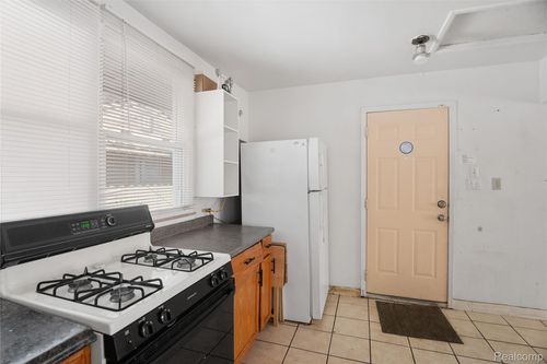 22821 Manistee St, Oak Park, MI, 48237-2971 | Card Image