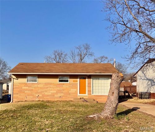 211 Perthshire Rd, Saint Louis, MO, 63137-3808 | Card Image