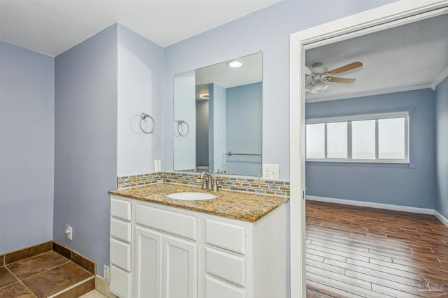 APT-901 - 825 Bayshore Dr, Condo with 2 bedrooms, 2 bathrooms and null parking in PENSACOLA FL | Image 15
