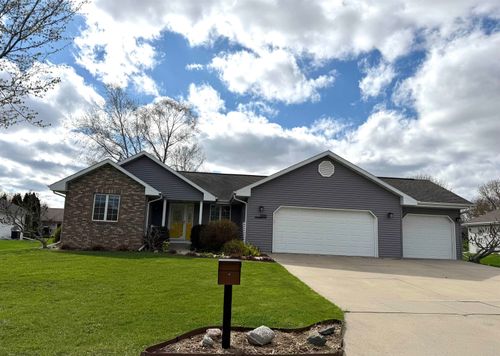 1205 Shawnee St, Fort Atkinson, WI, 53538-3047 | Card Image