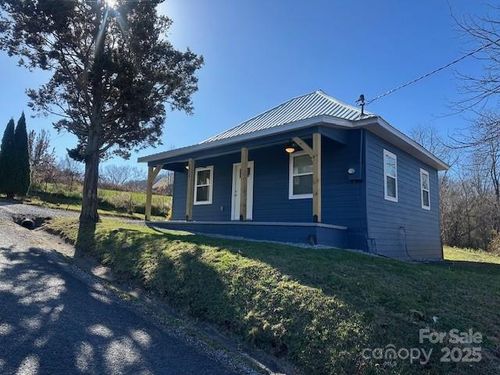 1224 Phillipsville Loop, Canton, NC, 28716-2130 | Card Image