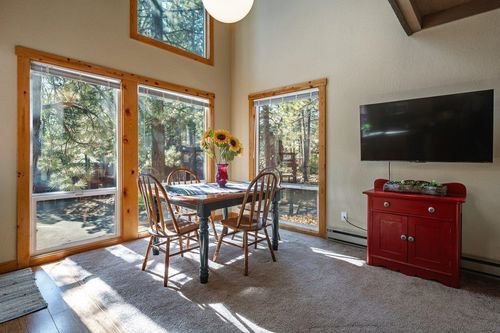 422-12796 Northwoods Blvd, Truckee, CA, 96161-6351 | Card Image