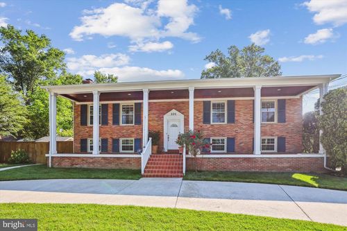101 Oakmont Ct Ne, VIENNA, VA, 22180-3656 | Card Image