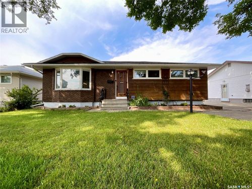30 Probe St, Regina, SK, S4R4V1 | Card Image