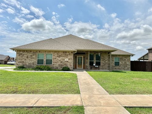 318 E 4th St, Lindsay, TX, 76250 | Card Image