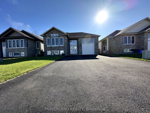 21 Brookland Dr, North Bay, ON, P1A0A1 | Card Image