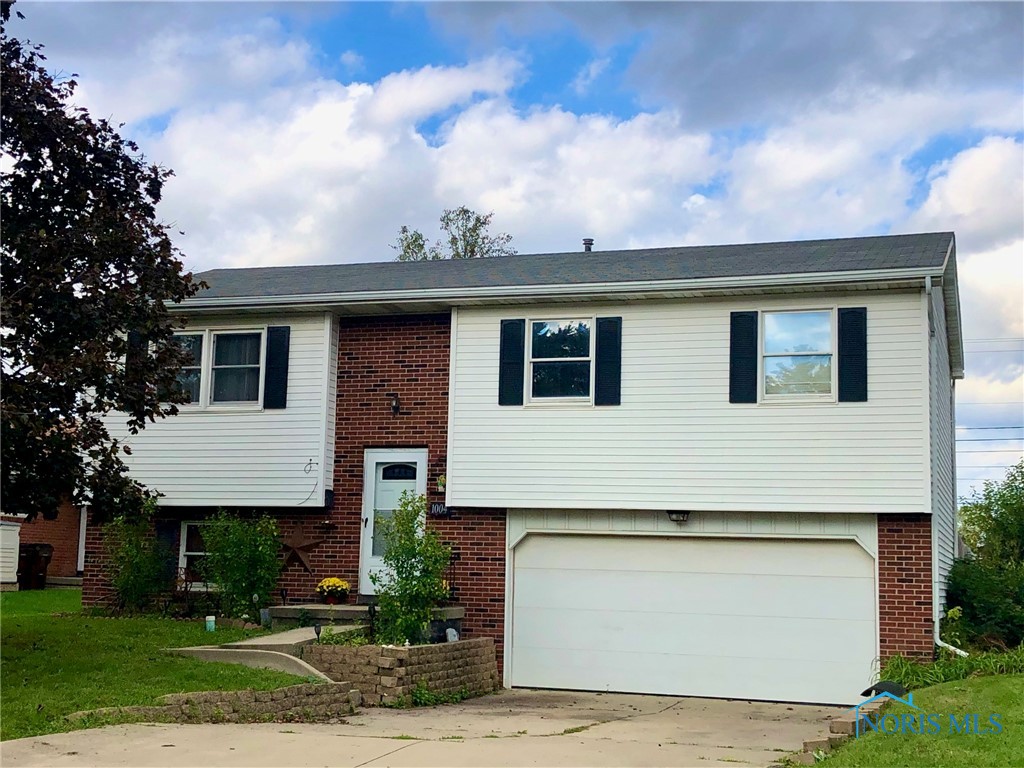 College Ave, Woodville, OH 43469