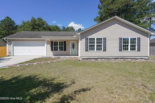 102 Ashbury Park Ln, Richlands, NC, 28574-7448 | Card Image