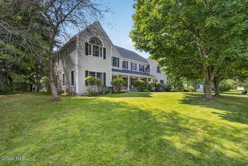 73 Fields End Dr, Glenmont, NY, 12077-2961 | Card Image
