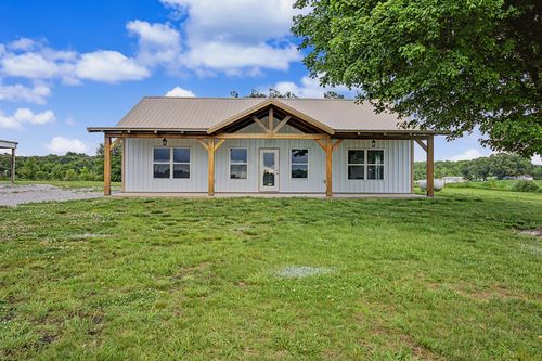 8 Self Rd, Lawrenceburg, TN, 38464-6916 | Card Image