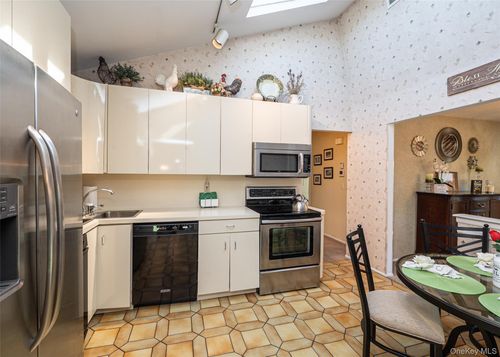 34 Scherer St, Bethpage, NY, 11714-4313 | Card Image