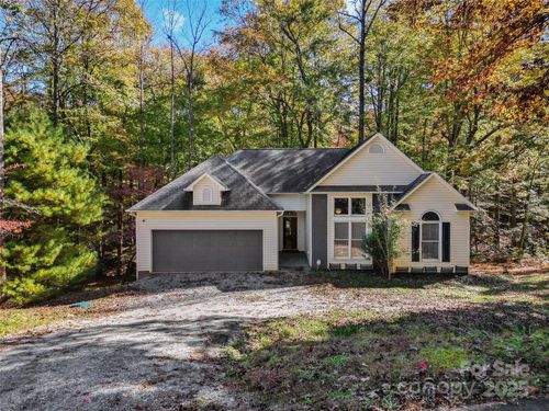 236 Woody Cir, Tryon, NC, 28782-6825 | Card Image