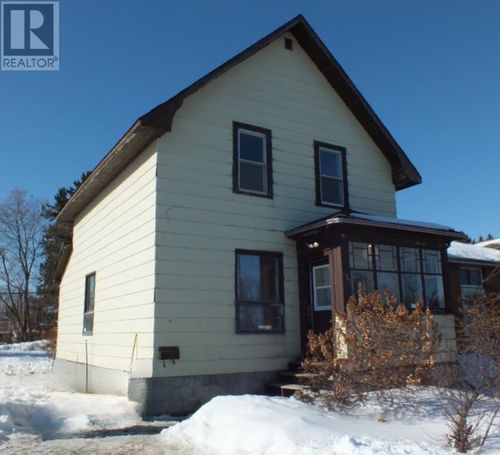 611 Vickers St N, Thunder Bay, ON, P7C4B6 | Card Image