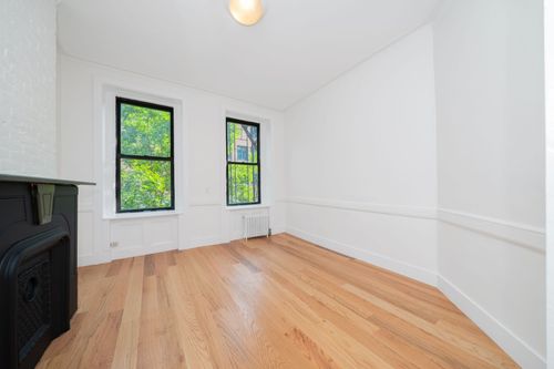 2b-340 W 17th St, New York, NY, 10011-5018 | Card Image