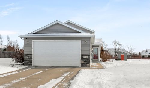 3212 62nd Avenue S, Fargo, ND, 58104 | Card Image