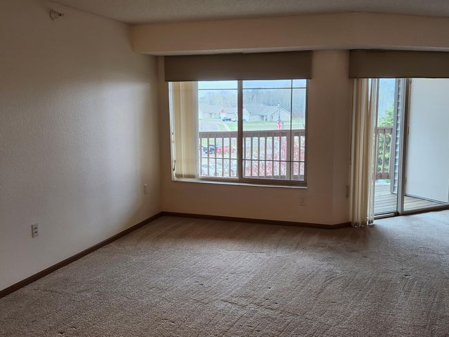 Family room.jpg | Image 12