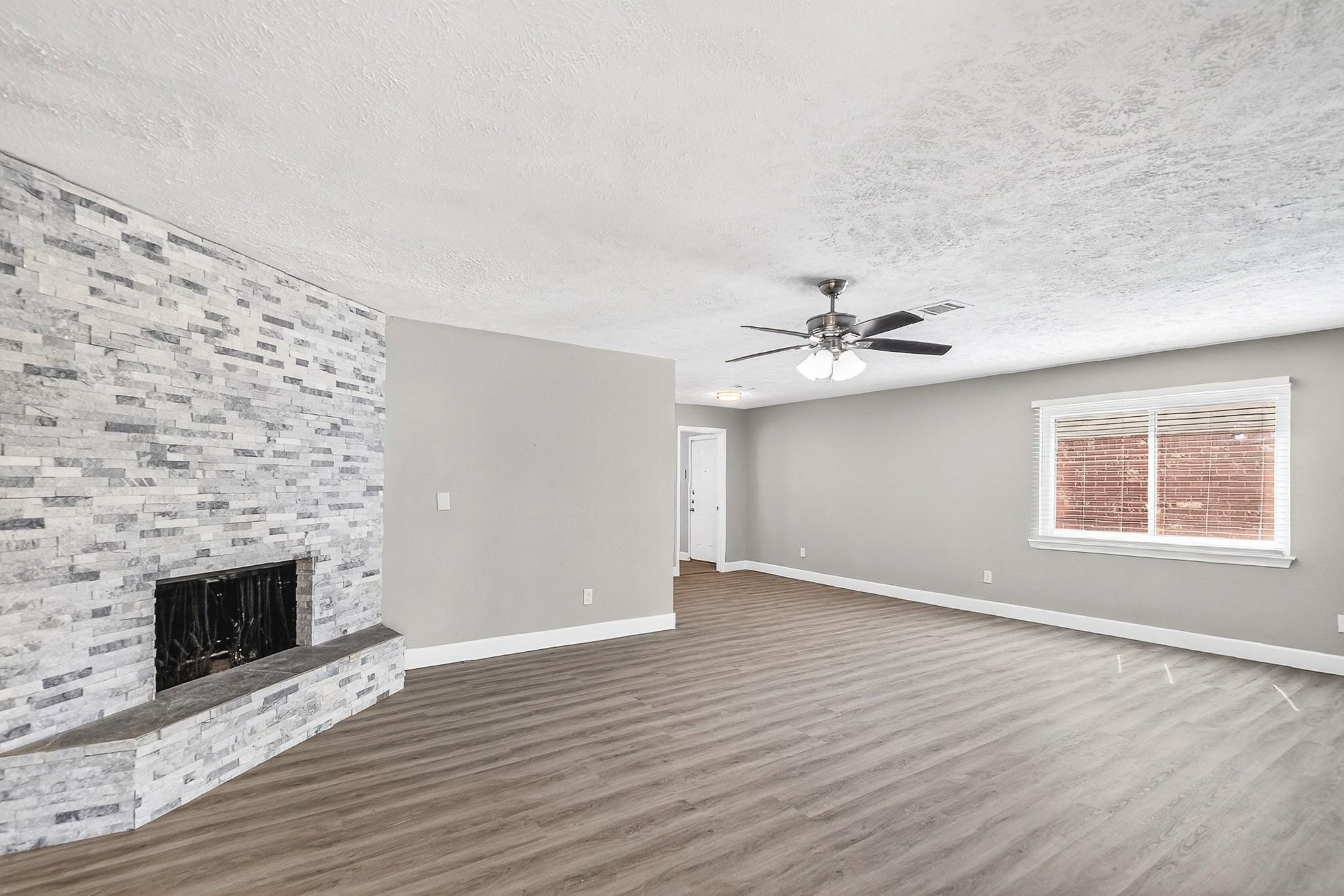 Residential Lease in Spring 5