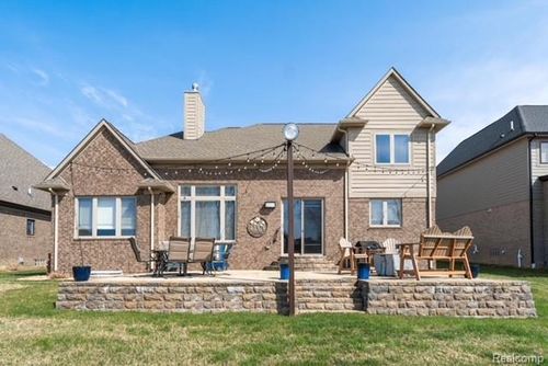 54623 Lawson Creek Dr, Shelby Twp, MI, 48316-3118 | Card Image