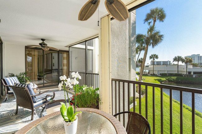 APT-205 - 19800 Sandpointe Bay Dr, Condo with 2 bedrooms, 3 bathrooms and null parking in Tequesta FL | Image 11