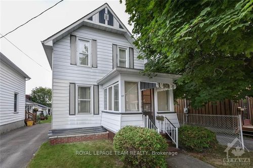 87 Russell St E, Smiths Falls, ON, K7A1G8 | Card Image