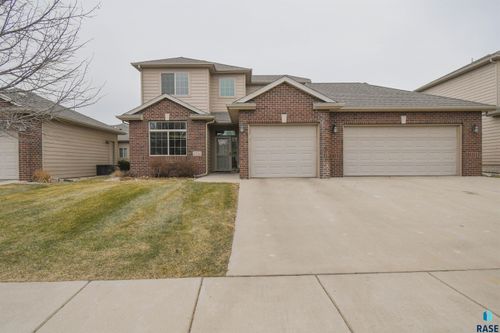 2512 E Winston Cir Circle, Sioux Falls, SD, 57108 | Card Image