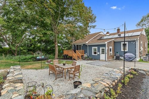 7 Ocean View Ave, Swansea, MA, 02777-1916 | Card Image