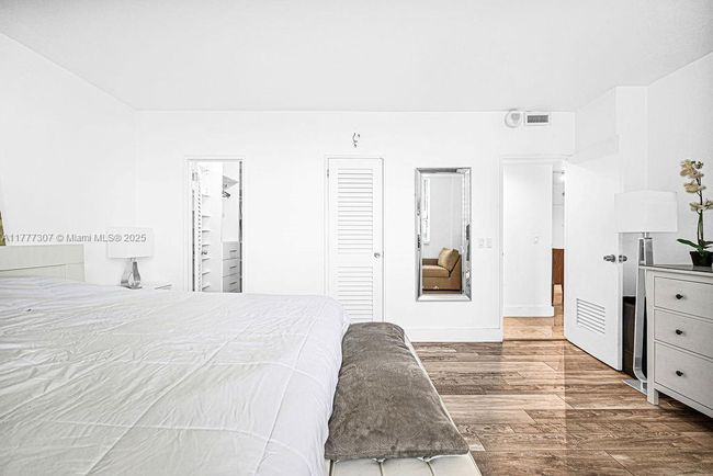 APT-1003 - 10185 Collins Ave, Condo with 1 bedrooms, 1 bathrooms and null parking in Bal Harbour FL | Image 21