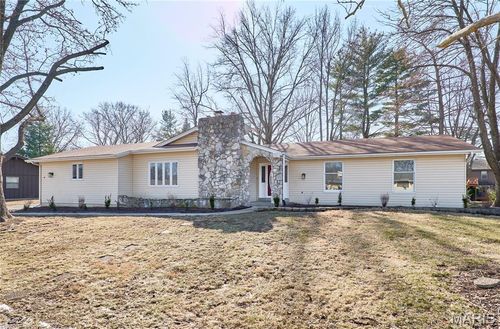 9 Savoy Dr, Lake St Louis, MO, 63367-1117 | Card Image