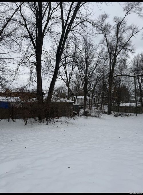 220 Pearl St, Pinckney, MI, 48169-9055 | Card Image