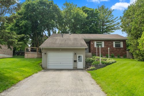 107 Thomas St, Walkerton, ON, N0G2V0 | Card Image