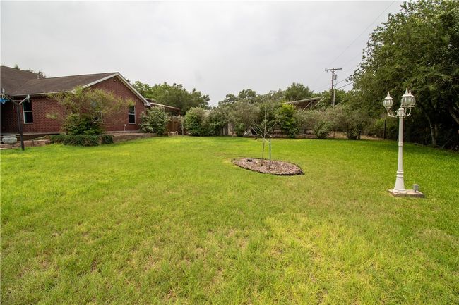 125 Red Bird Rdg, House other with 4 bedrooms, 3 bathrooms and null parking in Beeville TX | Image 24