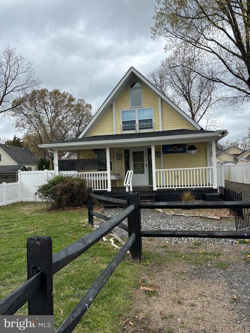 115 Nelson St, COLONIAL BEACH, VA, 22443-2640 | Card Image
