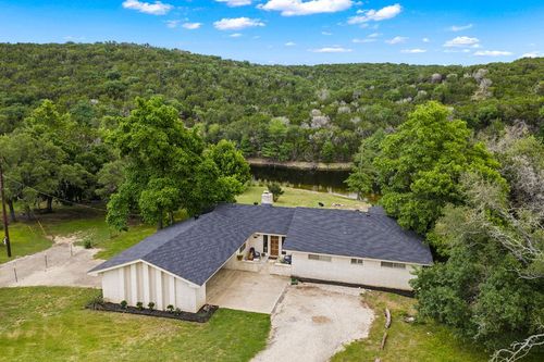 240 Aqua Vista Dr, Kerrville, TX, 78028-8886 | Card Image