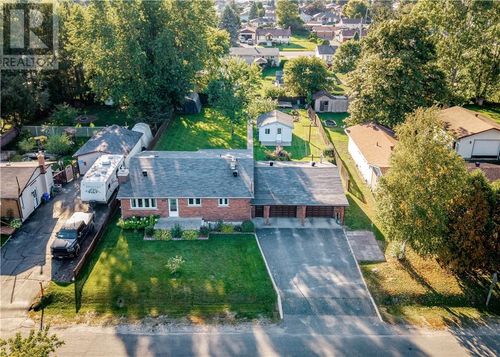 4295 Theresa Ave, Hanmer, ON, P3P1N4 | Card Image