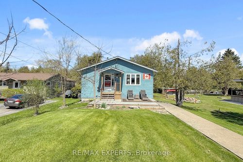 60 River Dr, Fenelon Falls, ON, K0M1N0 | Card Image