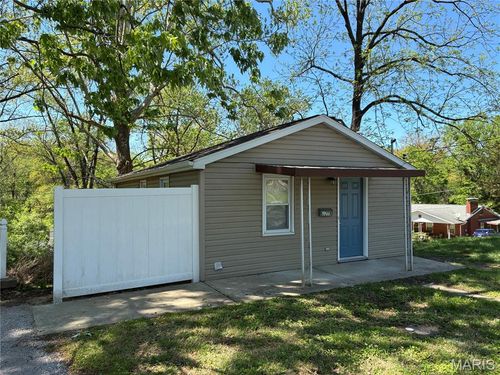 1215 Western Ave, Swansea, IL, 62226-1635 | Card Image