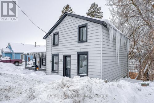 123 Charles St E, Ingersoll, ON, N5C1J9 | Card Image