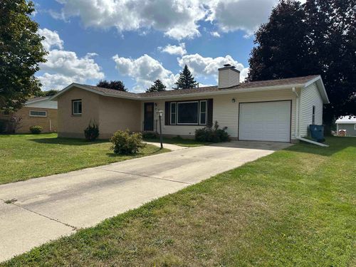 1635 Michigan Ave, Savanna, IL, 61074-1816 | Card Image