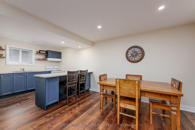 239 Centre St, House other with 4 bedrooms, 2 bathrooms and 6 parking in Angus ON | Image 23